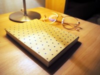 ベッドサイドテーブルの写真