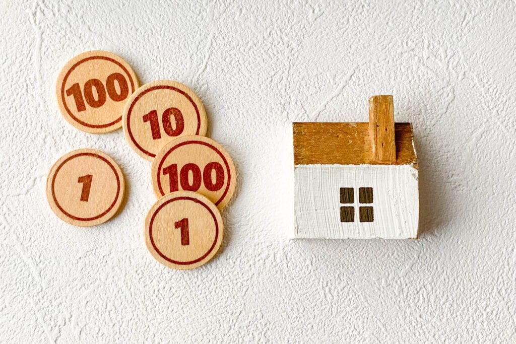 お金と家のイメージ